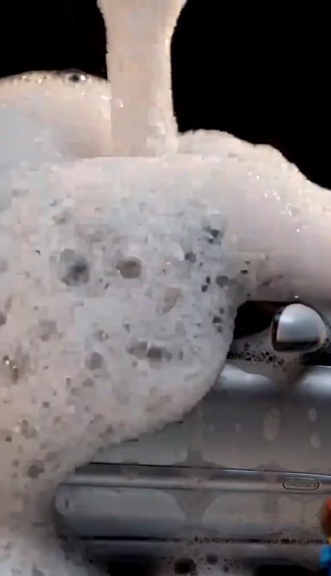 Moment 2 of the Lego Car Wash video